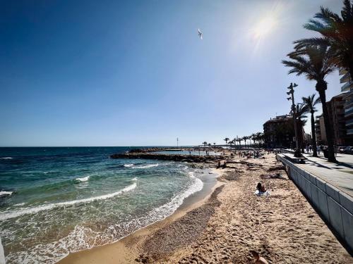Sunset Beach Apartment - Playa del Cura, 10 meters to Beach, Sea View, Centrally Located, Los Locos