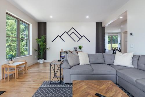 Χώρος καθιστικού στο Modern Escape by Avanstay Views 10min to Town