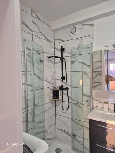 Kúpeľňa v ubytovaní Apartament Długie Ogrody 2 pokojowy