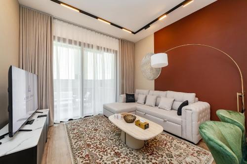 Oakley Square 1BR Apartment with maid's room