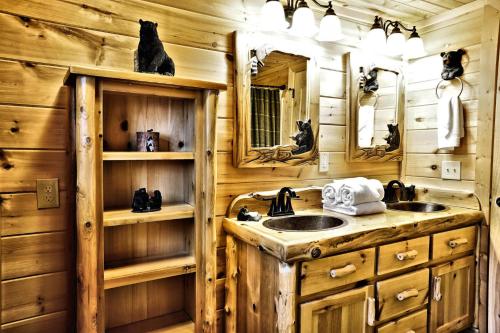 Ένα μπάνιο στο Rustic Get Away