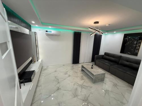 Televisyen dan/atau pusat hiburan di Krisman Residence 3
