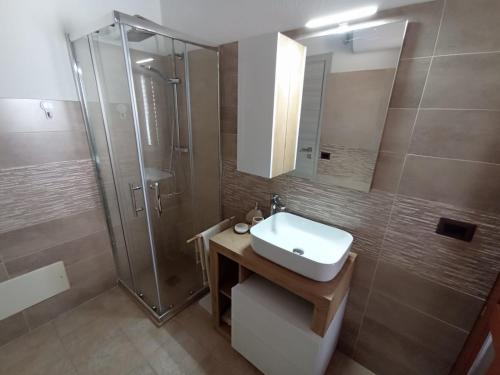 Bilik mandi di Casa Turchese
