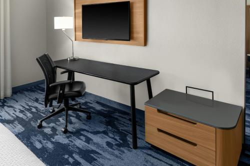 TV o dispositivi per l'intrattenimento presso Fairfield Inn & Suites by Marriott Atlanta Acworth