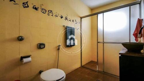 Phòng tắm tại Apartamento aconchegante no centro de itu