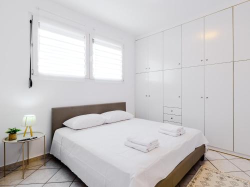 Naturally Cool 2BR Central ATH