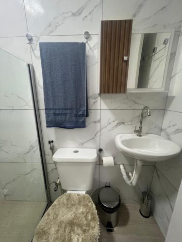 Ένα μπάνιο στο Manaira Suite 02