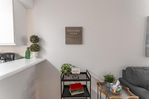 A seating area at Mesa Riverview 1 BR Apt with King
