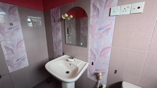 Ένα μπάνιο στο Hotel Janara