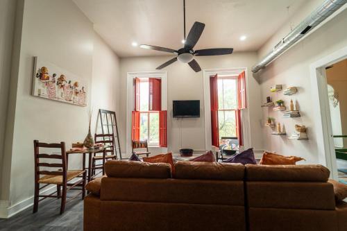 Billede fra billedgalleriet på Global Entry Walk-Up Units i Albany