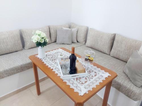 Gallery image of Victoria Apartement-Loft with amazing sea view in Adamas Port in Adamas