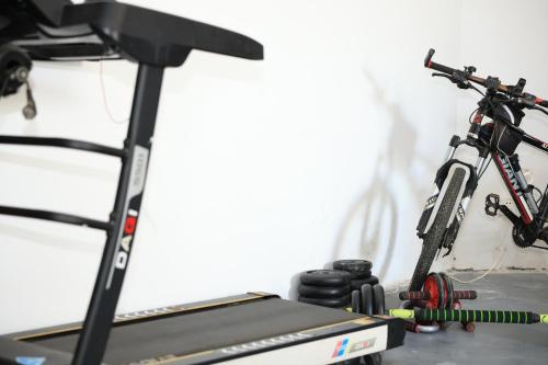 Gimnasio o equipo deportivo en Zhangjiajie Tianmen-National Forest Park-Free pick up service Thirty One