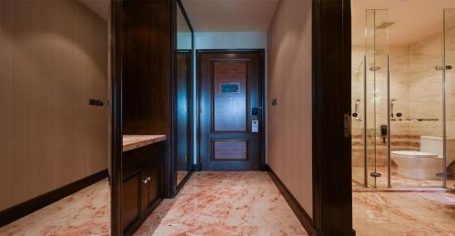 Qingdao Star River Hotelにあるバスルーム