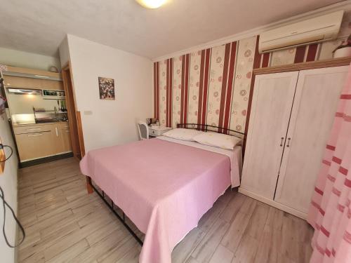 Studio apartment in Stari grad