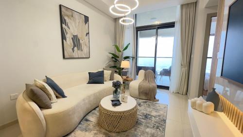 Guest Favorite - 2BR Apartment 57th Floor Close to Downtown