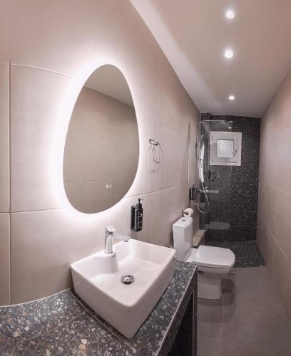 Un baño de Aria Blu