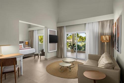 Cama o camas de una habitación en Wyndham Alltra Punta Cana All Inclusive Resort