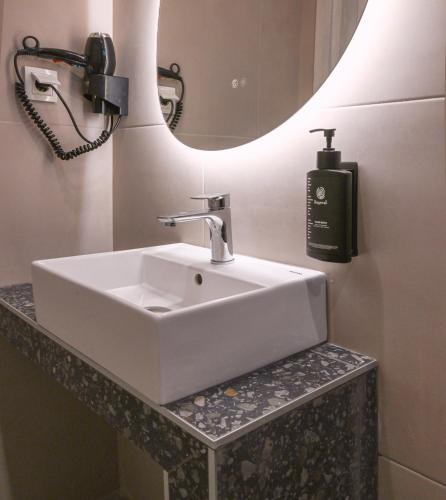 Un baño de Aria Blu