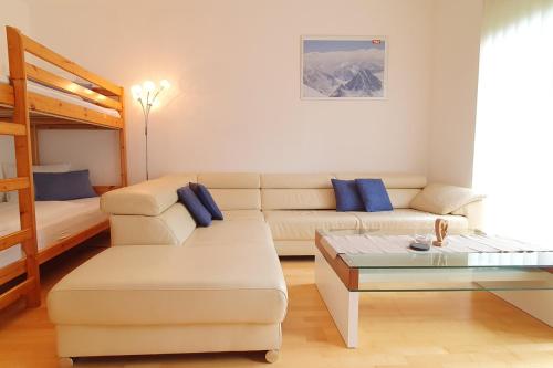 A seating area at Fewo Zum Glück