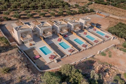 Bazén v ubytování Minoan Villas nebo v jeho okolí