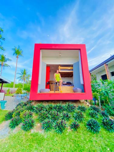 Κήπος έξω από το Tiny Beach House in Camotes Island-Seafront Room