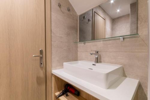 Un baño de Luca Mare
