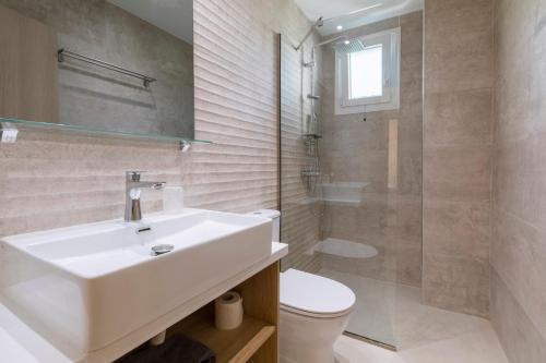 Un baño de Luca Mare
