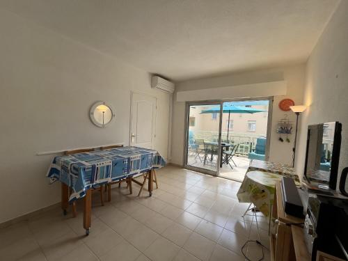 Port Frejus Quartier Latin 4, 100m des plages, Studio