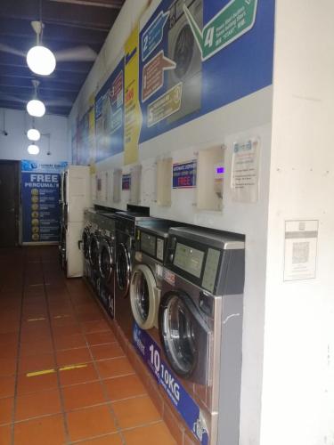 Imagen de la galería de Elephant House Hotel, en George Town