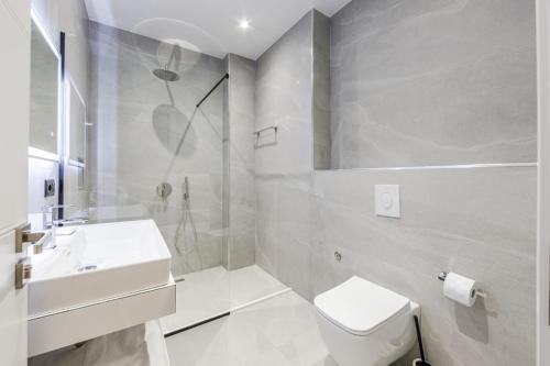 Kingdom Family Apartment's Durres Centerにあるバスルーム