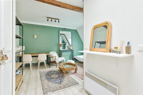 Parisian studio near Place de la République