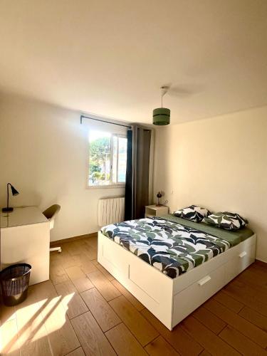 Appartement lumineux 3 chambres avec balcon et parking à Boutonnet