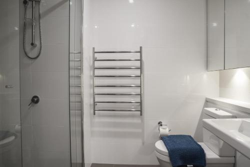 Ένα μπάνιο στο Skyline Serenity at Olympic Park