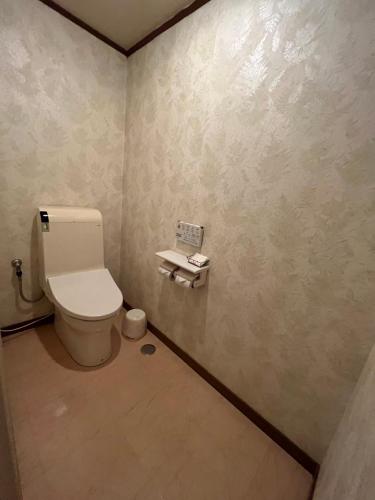 Un baño de 湯島御苑日立店