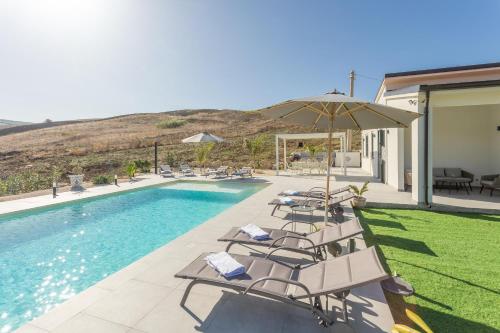 Πισίνα στο ή κοντά στο Villa Aurora