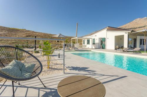Πισίνα στο ή κοντά στο Villa Aurora