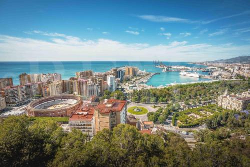 Apartment with terrace next to Port of Malaga by REMS