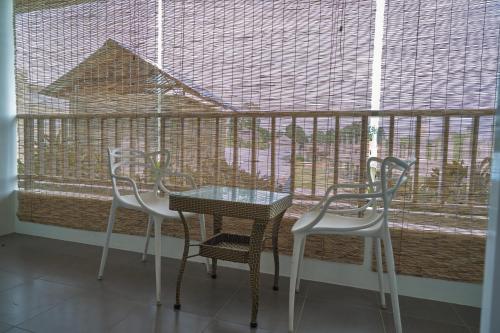 Μπαλκόνι ή βεράντα στο Studio apartment with swimming pool and sauna near beach