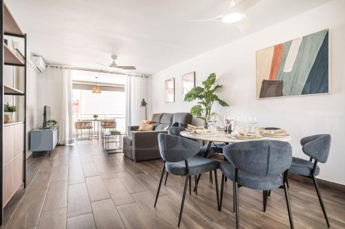 Apartment with terrace next to Port of Malaga by REMS