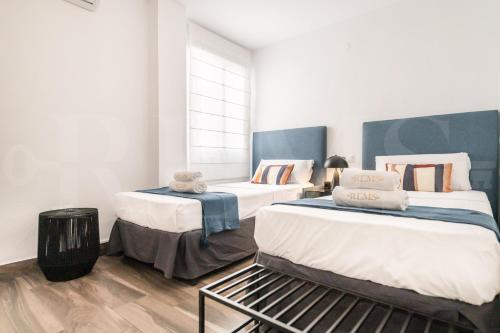 Apartment with terrace next to Port of Malaga by REMS