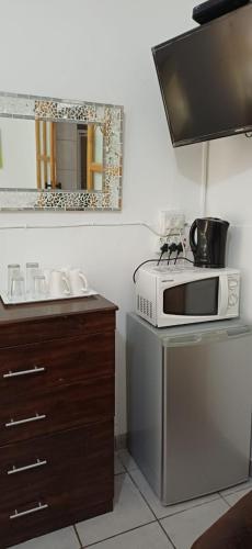 Dapur atau dapur kecil di Herb Garden Guesthouse