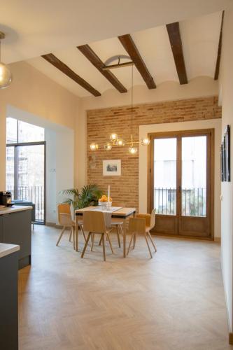 VLC Host - Santa Cruz Apartments
