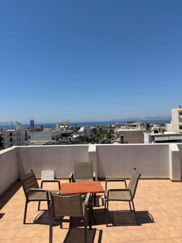 Elegant Flat in Elliniko with Sea View & Parking
