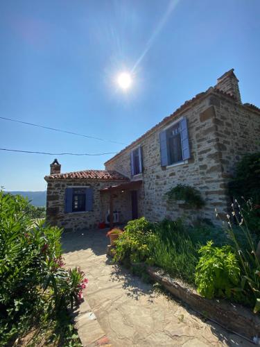 Deniz Manzaralı, Müstakil Bahçeli Taş Ev