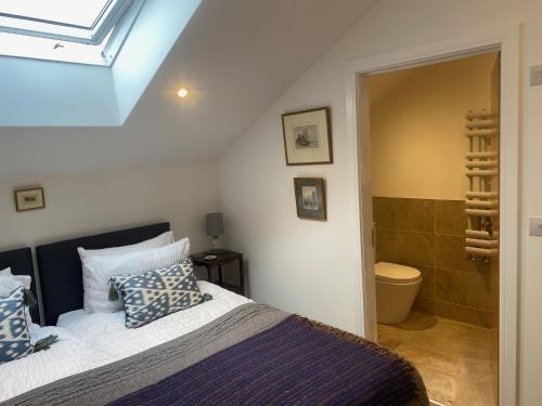 Katil atau katil-katil dalam bilik di Lower Coombe, Lovely rooms, close to Beaches, Braunton