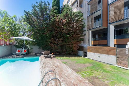 My Space Emirates - Splendid Apartment with Terrace and Pool near Park Güell