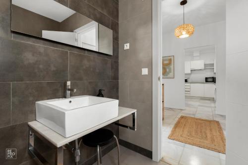 VM30 Puerto Banús Penthouse min stay 63 nights