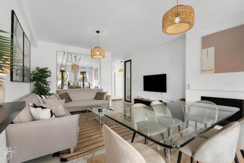 VM30 Puerto Banús Penthouse min stay 63 nights