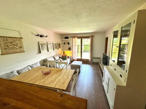 Planta baja con piscina en Caldegas