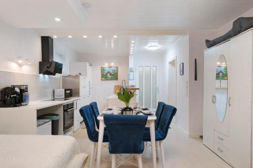 Dapur atau dapur kecil di Ferienwohnung Poolblick